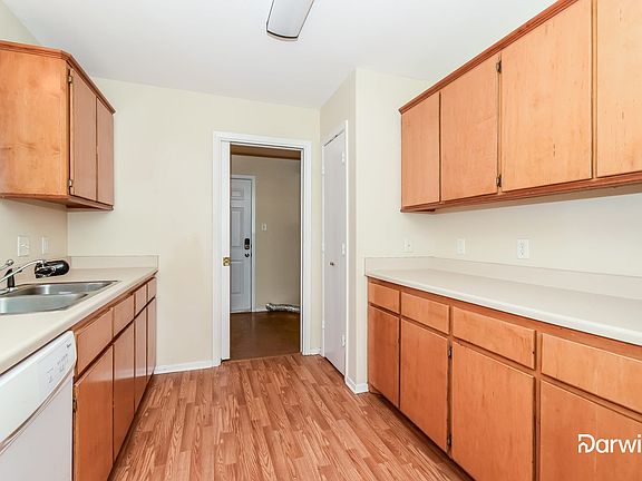 5th image of 216 Reierson Ave Unit B