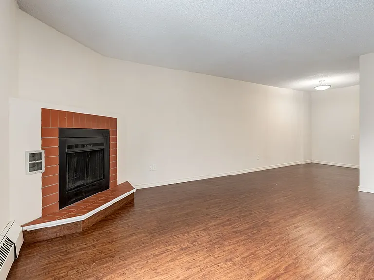 1825 Woodview Dr SW — Photo 23