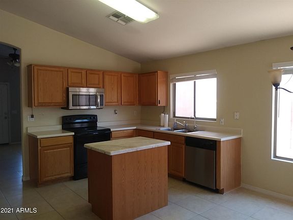 4th image of 3706 N 106th Dr