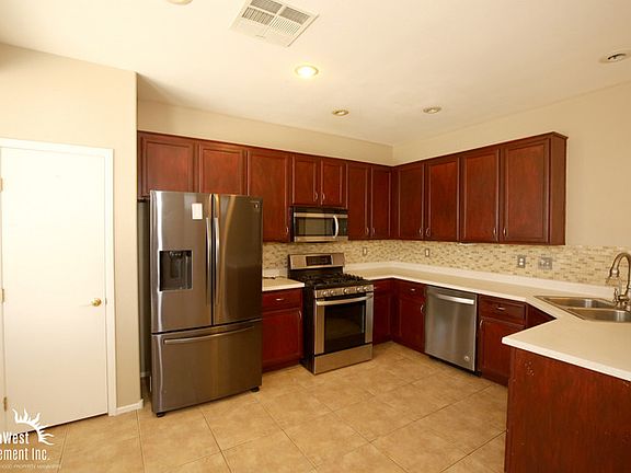 4th image of 5924 Desert Twilight Ct