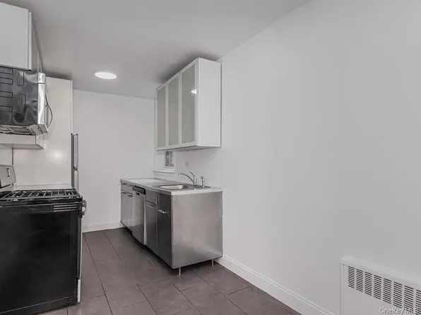 2104 Holland Avenue image 7 of 19