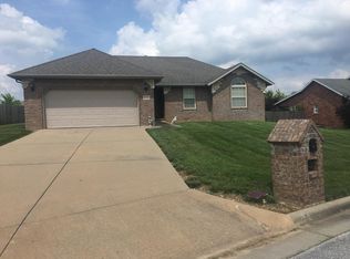 5715 S Lincoln Ave, Battlefield, MO 65619