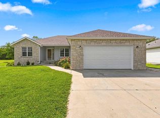 4016 Bald Eagle Dr, Manhattan, KS 66502