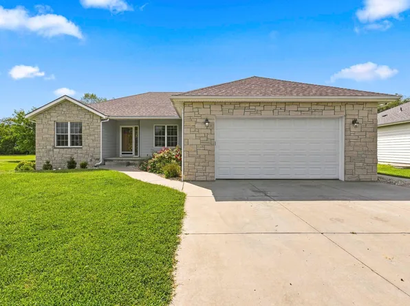 4016 Bald Eagle Dr, Manhattan, KS 66502