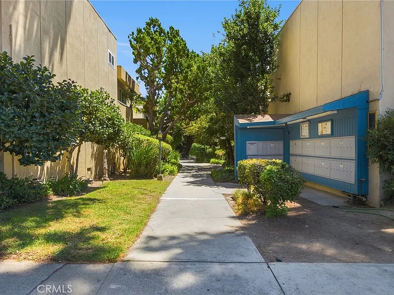 11138 Aqua Vista St #29 — Photo 15