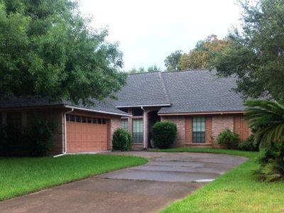 328 Raintree Ln, Lake Jackson, TX, 77566