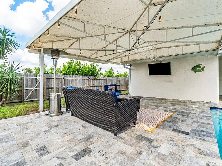 1352 Wyndcliff Dr — Photo 20