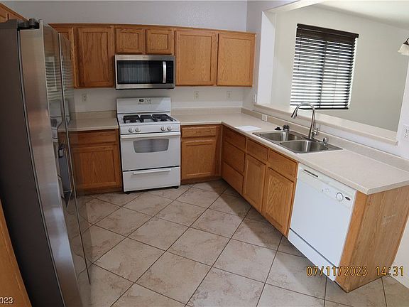 4th image of 7718 Crystal Village Ln