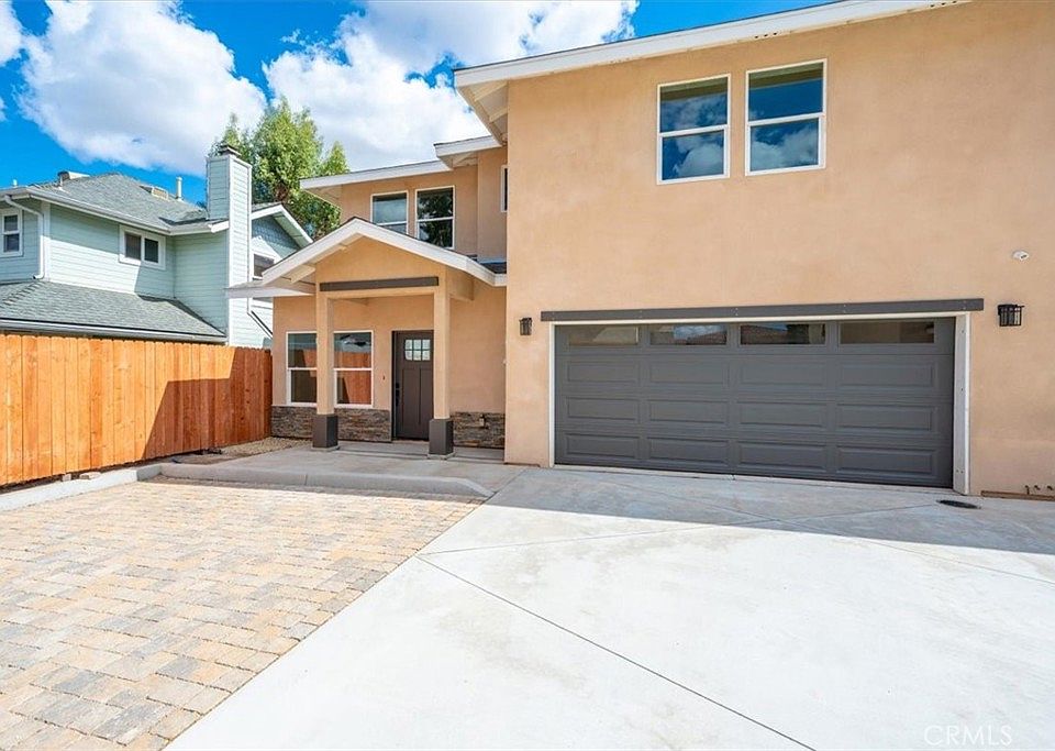 1st image of 8393 Amapoa Ave