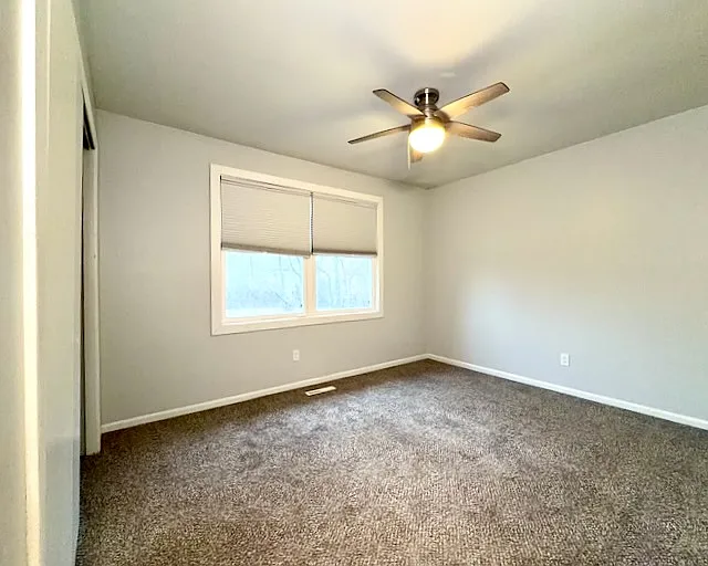 521 Cedar St NE — Photo 15