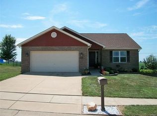 1135 Sherwood Ln, Waterloo, IL 62298