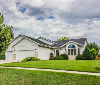 3209 37 1/2 Ave S, Fargo, ND, 58104