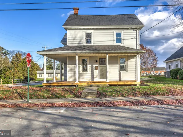 102 S Fulton St, Strasburg, PA 17579