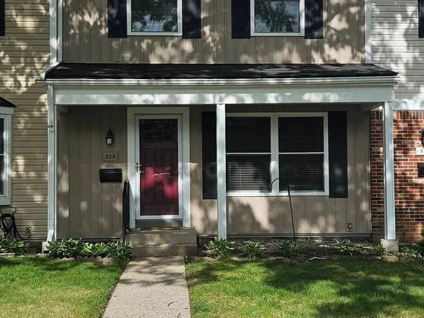 938 Little Hill Ct, Rochester Hills, MI 48307