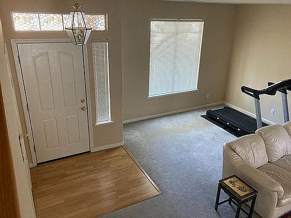 4 bed, 2.5 bath, 3169 sqft, $2,700 — Photo 2