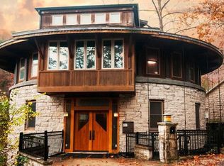 77 Hillside Ave, Eureka Springs, AR 72632