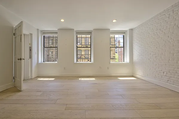 Rented by Oxford Property Group | media 7