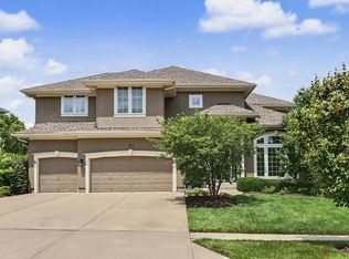 9302 W 157th Ter, Overland Park, KS 66221