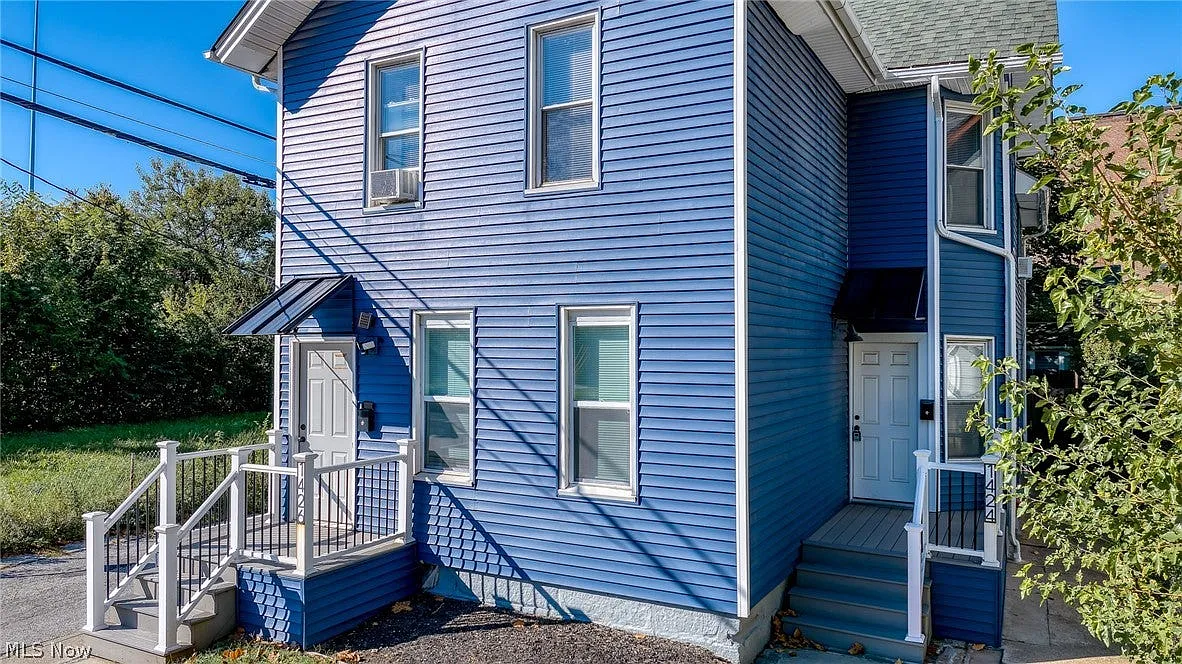 2 bed, 972 sqft, $1,600 — Photo 2