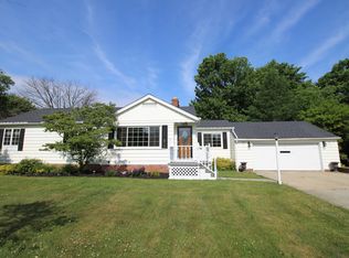 2218 Pine Ridge Dr, Wickliffe, OH 44092