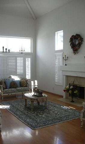 2nd image of 1203 Avenida Elisa