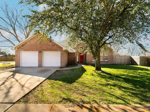 208 Craddock Dr, Glenn Heights, TX 75154