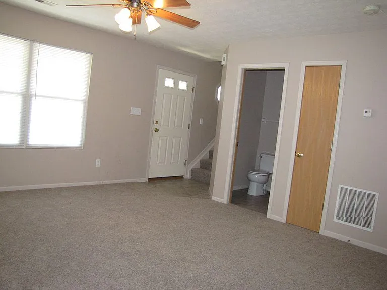 10235 Riverstone Cir — Photo 7