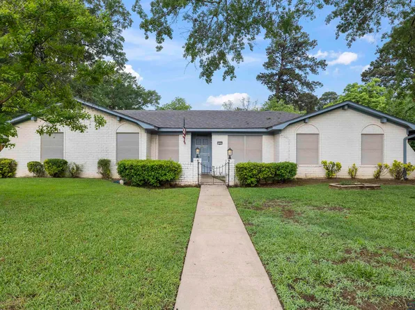 1305 Willow Oak Dr, Longview, TX 75601