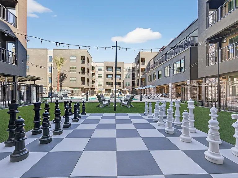 Refinery at Pointe17 — Photo 9