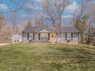 112 Crest Ln, Easley, SC 29640