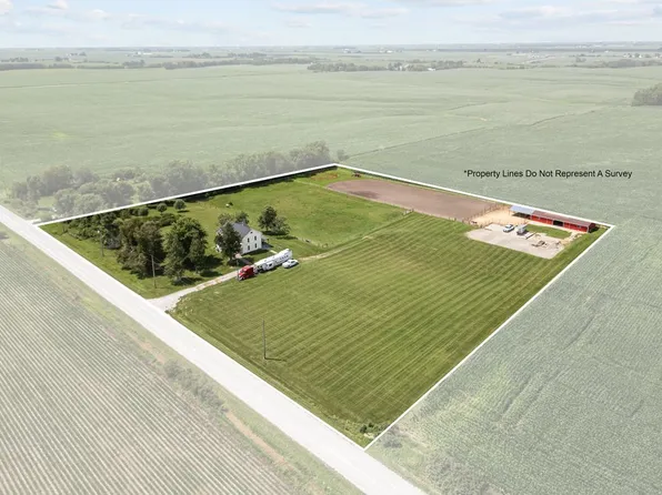 8534 145th St, Blue Grass, IA 52726