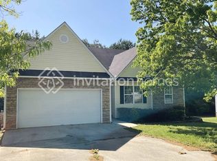 286 Rockingham Dr, Loganville, GA 30052