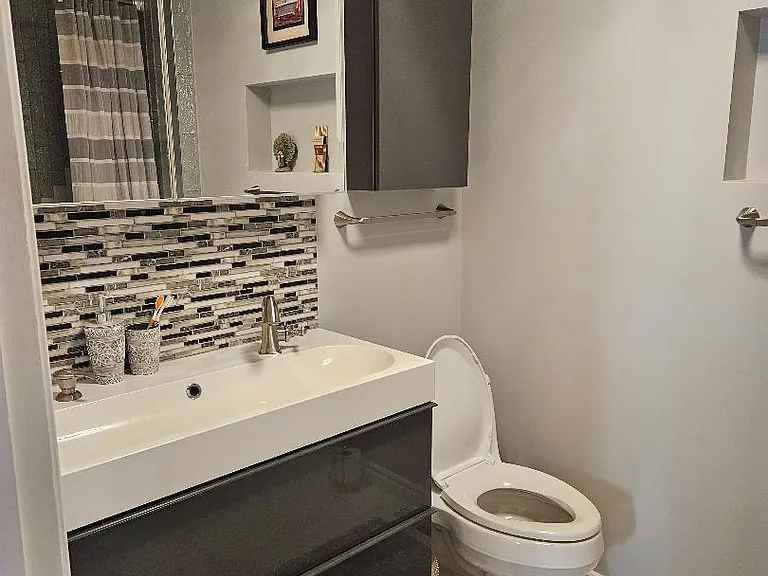 8032 W 99th St #2 — Photo 12