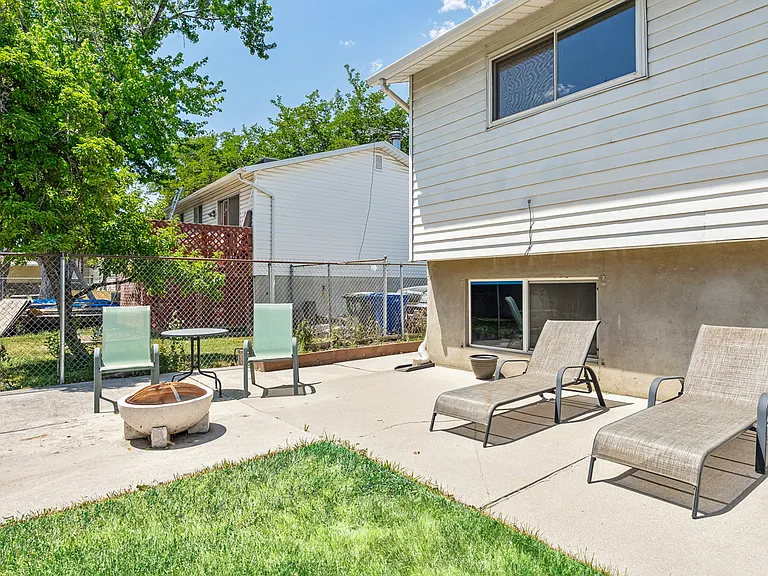 832 N Morton Dr — Photo 16