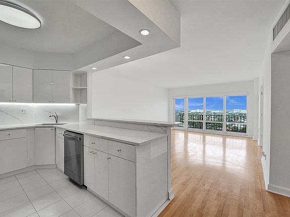 4th image of 2500 E Las Olas Boulevard #1704