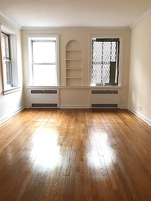 Rented by Kew Forest Realty Inc | media 6