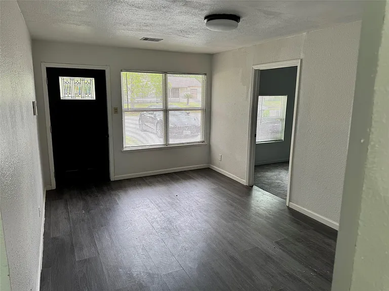 4215 Botany Ln — Photo 5