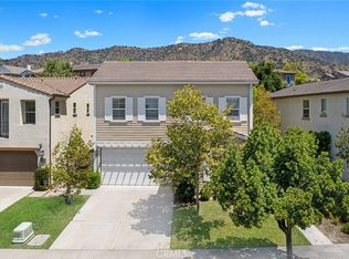 741 E Lemon Swirl Dr, Azusa, CA 91702