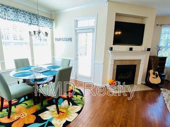 5th image of 850 Windy Falls Dr
