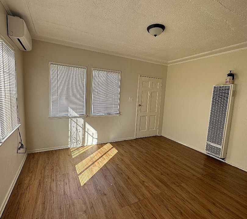 1st image of 3334 E 8th St
