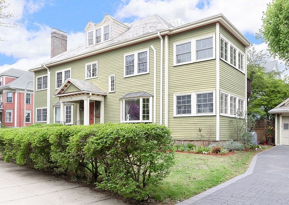 1st image of 33 Halifax St #2