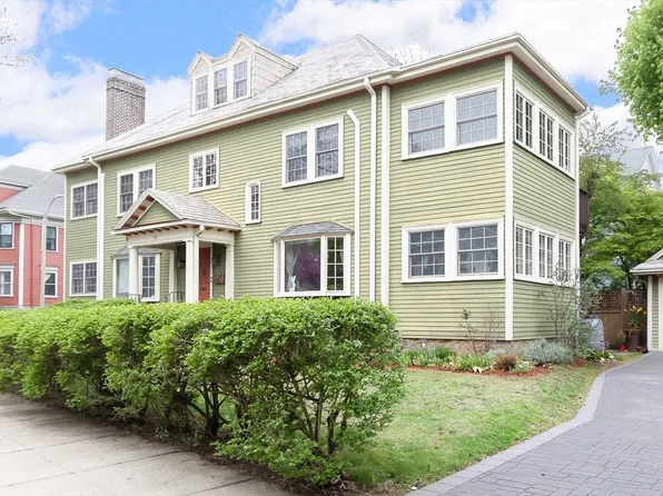 33 Halifax St #2, Jamaica Plain, MA 02130