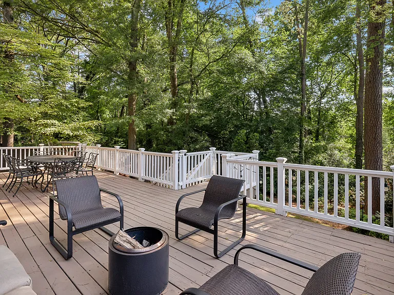 2325 Pine Grove Dr NW — Photo 17