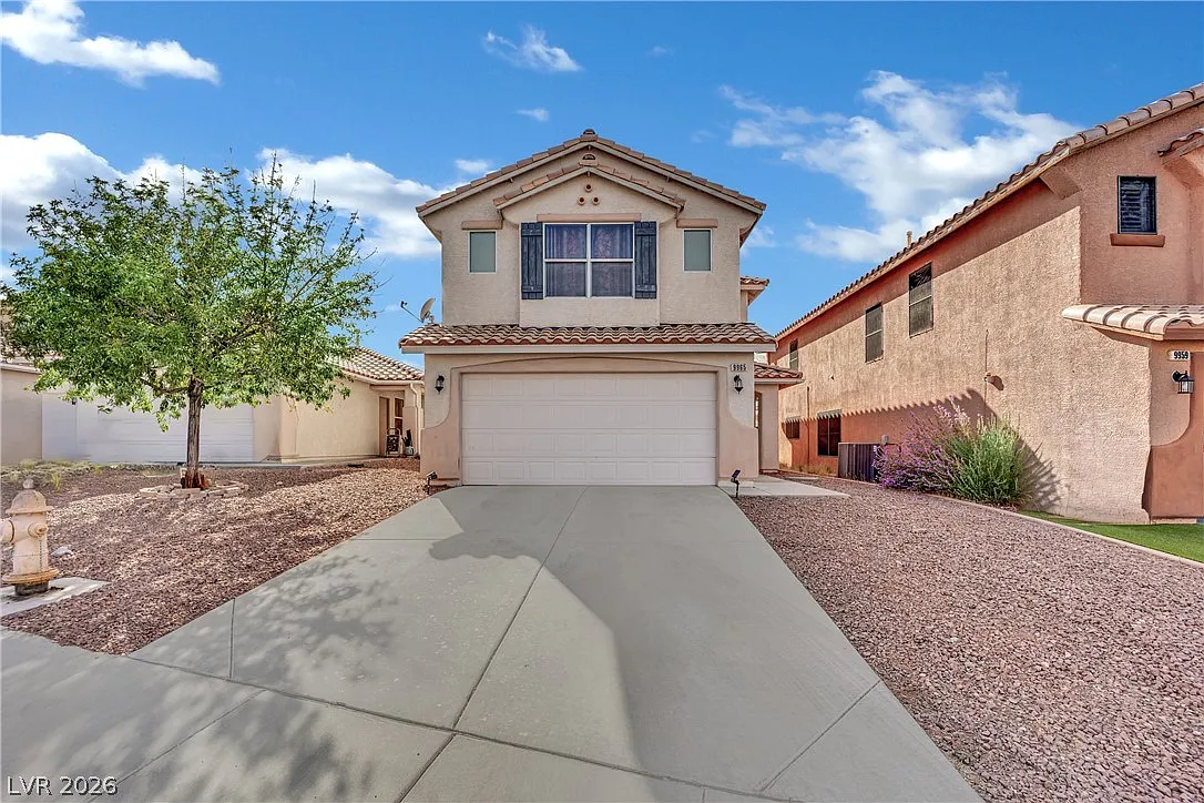 3 bed, 2.5 bath, 2065 sqft, $2,100 — Photo 1