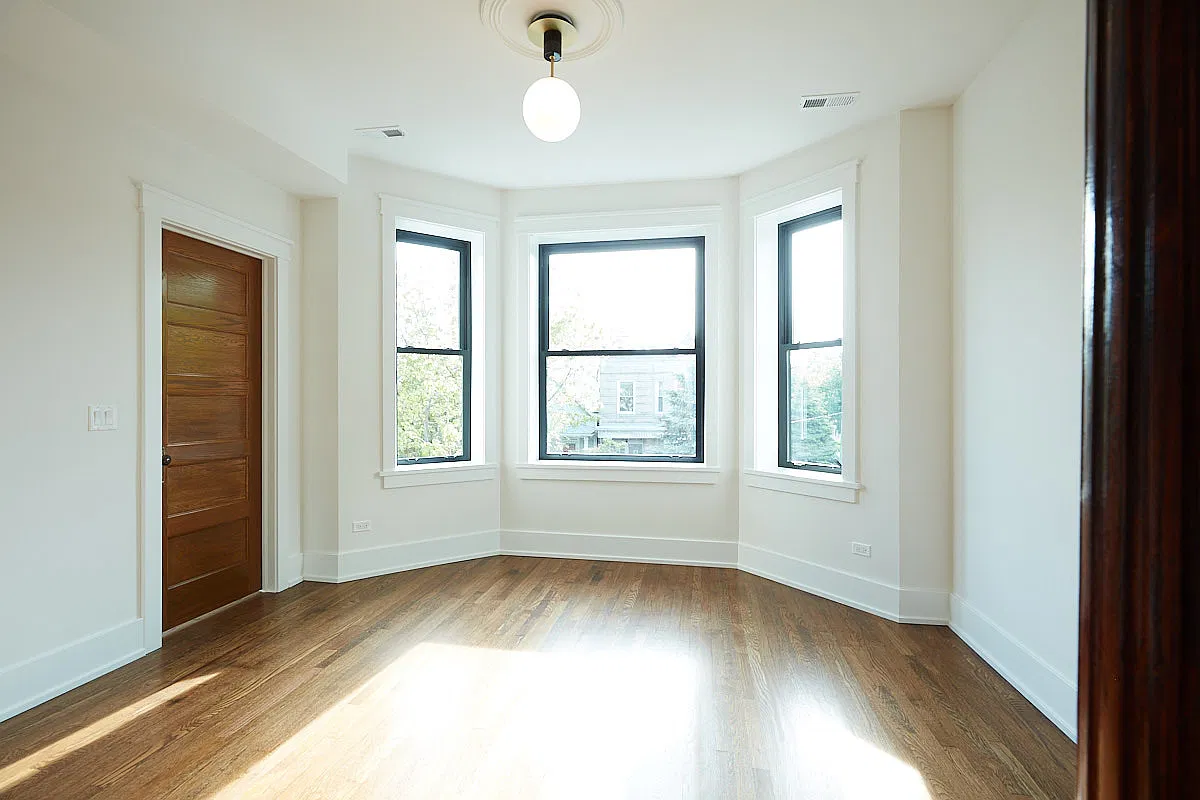 3 bed, 1200 sqft, $2,950 — Photo 3