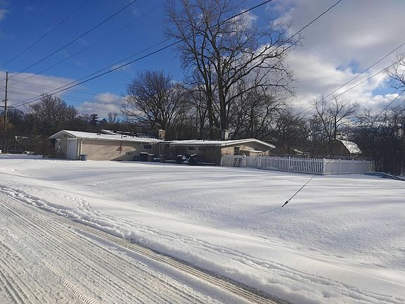 2nd image of 25535 Orchard Lake Rd