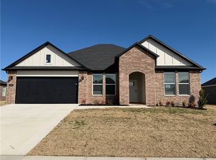406 W Taverner Xing, Farmington, AR 72730