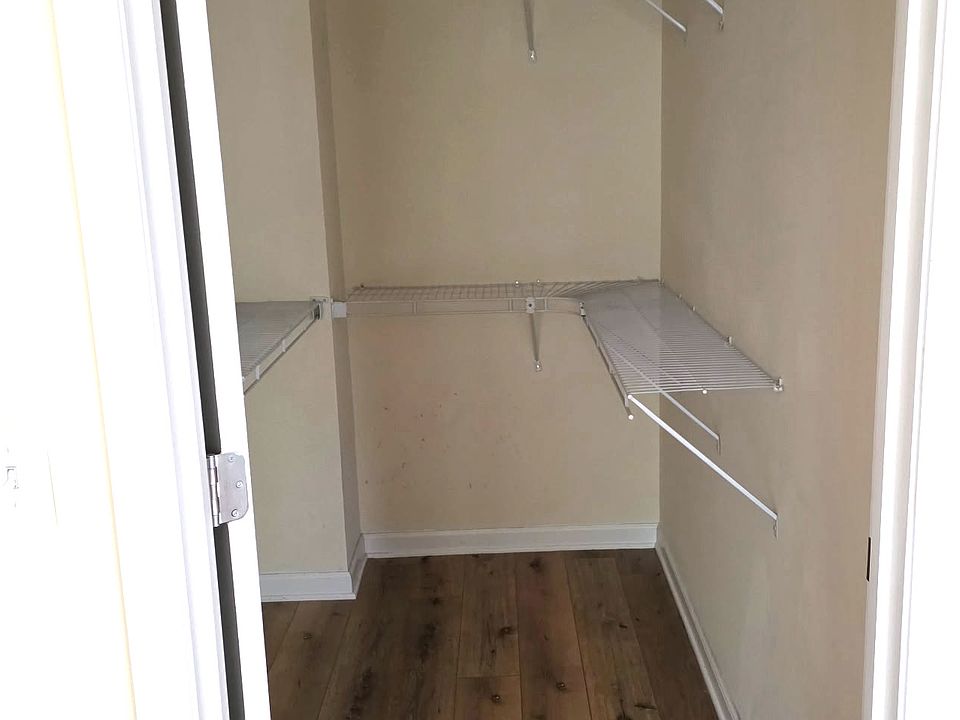 1st image of 204 Ashlyn Dr