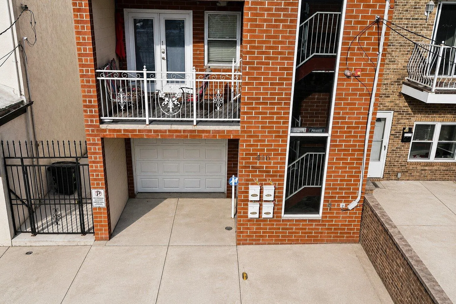 3 bed, 2.0 bath, $6,300 — Photo 4