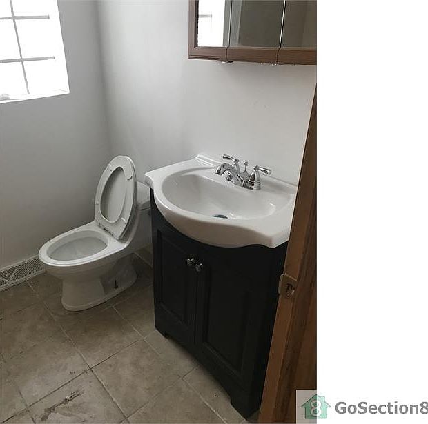 2nd image of 9607 S Carpenter St #0